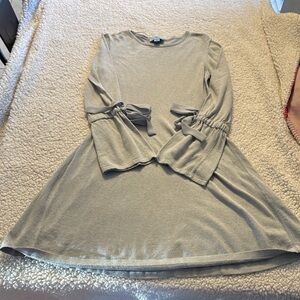 CeCe Long Sleeve Dress in Light Gray